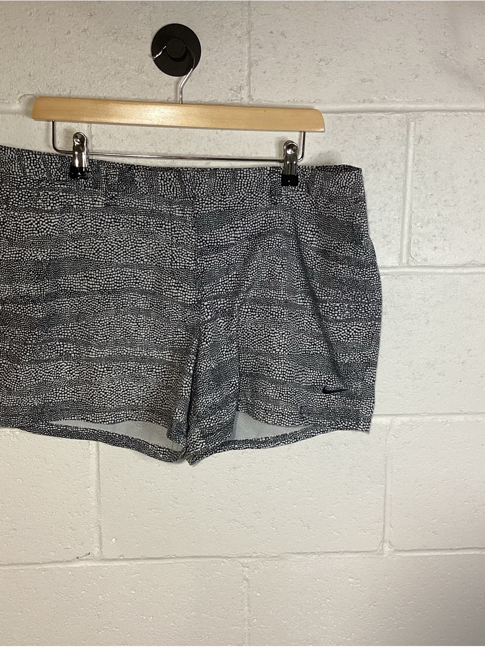 Nike Women's Black & White Patterned Golf Shorts